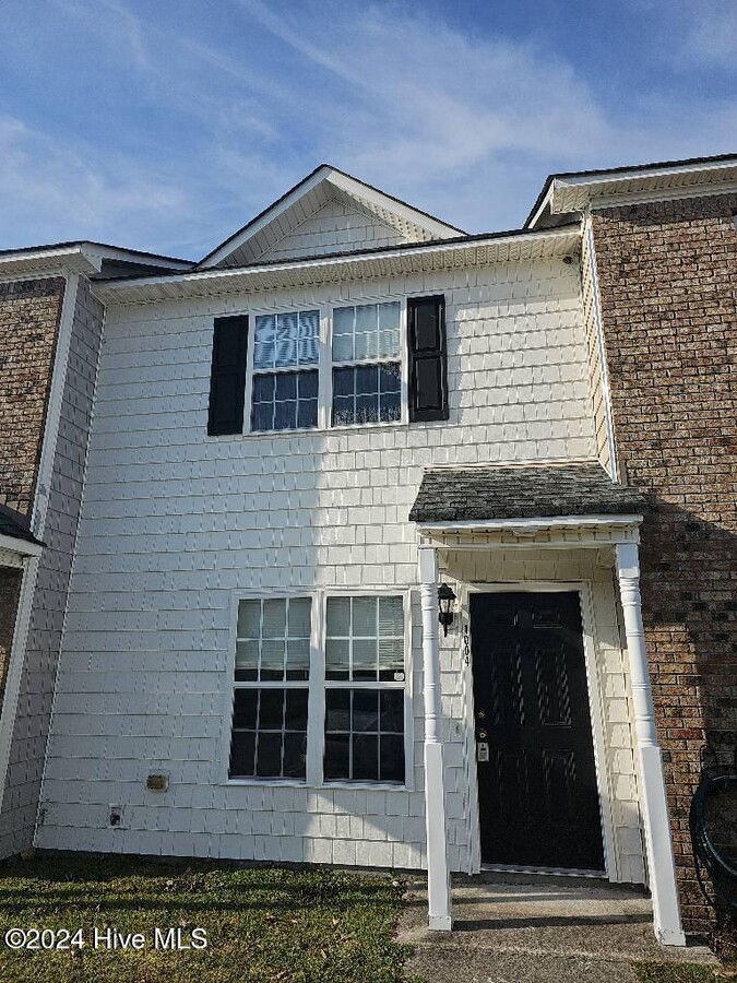 Photo - 1004 Springwood Dr Townhome