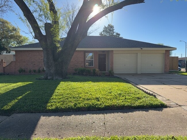 Building Photo - 9915 Parkvale Dr