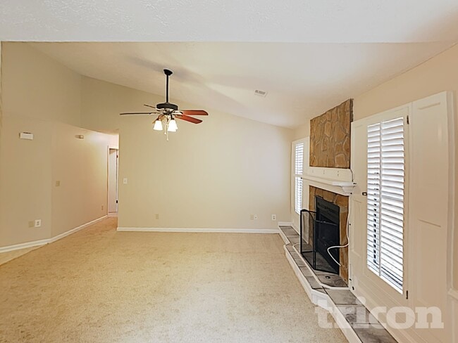 Photo - 2845 Spring Green Way