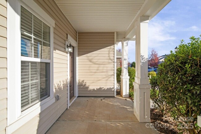 Photo - 6223 Woodland Commons Dr