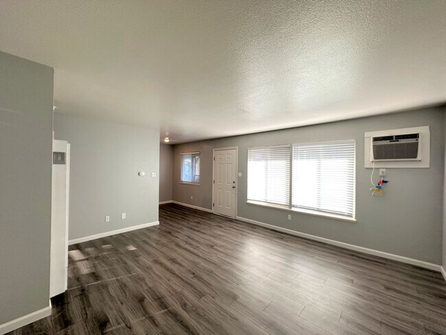 Photo - Las Palmas at 133 and 233 West I Street