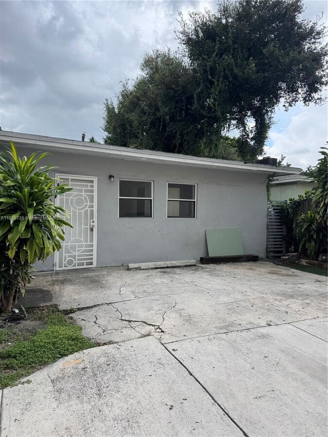 Photo - 7009 NW 5th Ave Unidad 1