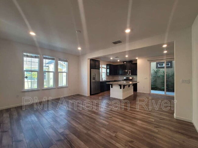 Photo - 6025 Dragon Hawk Pl