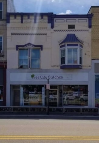 Photo - 125 E Main St