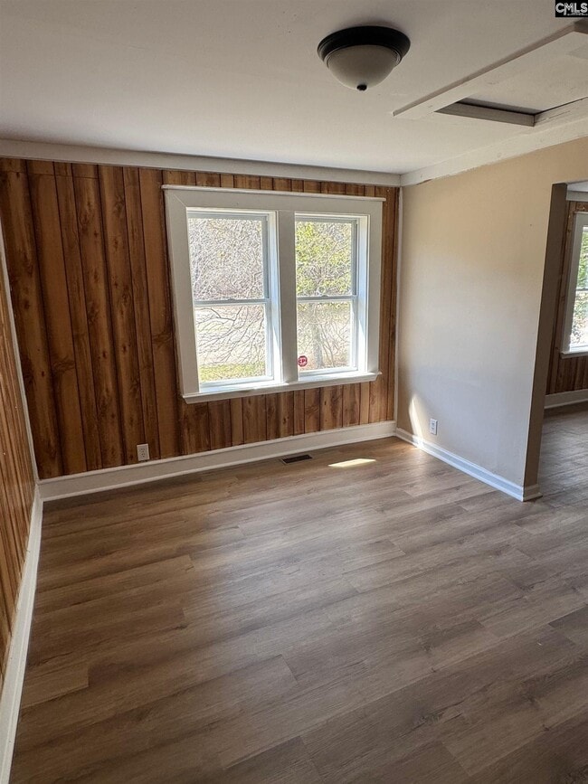 Photo - 477 Bushberry Rd