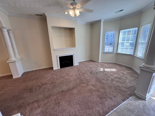 Photo - 2 Bed 2 Bath SPACIOUS Town Home! LOCATION ...