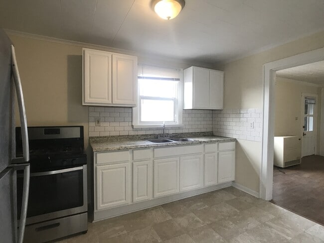 Building Photo - 14 108th St Rental