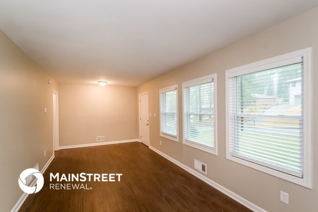 Photo - 261 Hermer Cir NW