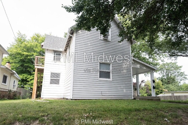 831.5 S Webster St