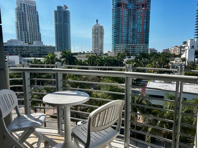 Photo - 110 Washington Ave Unidad # 1611 Rental