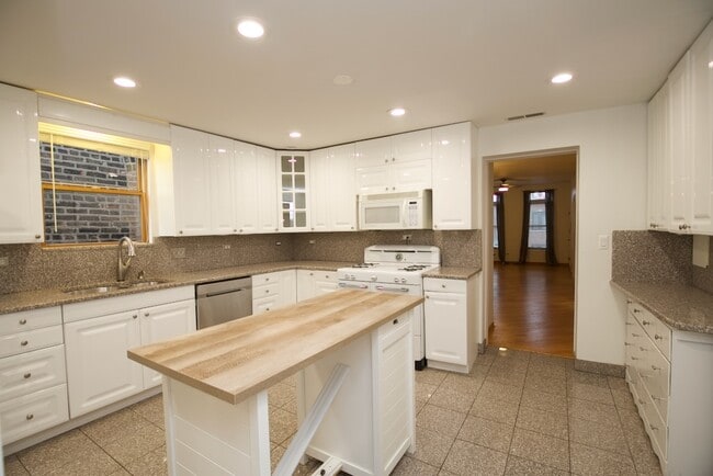 Photo - 2626 W Superior St Unit 3