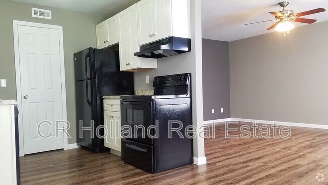 Building Photo - 1690 Shadow Ridge Ct Unit #1 Rental