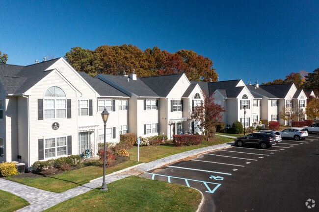 Greenview Court at Oakdale