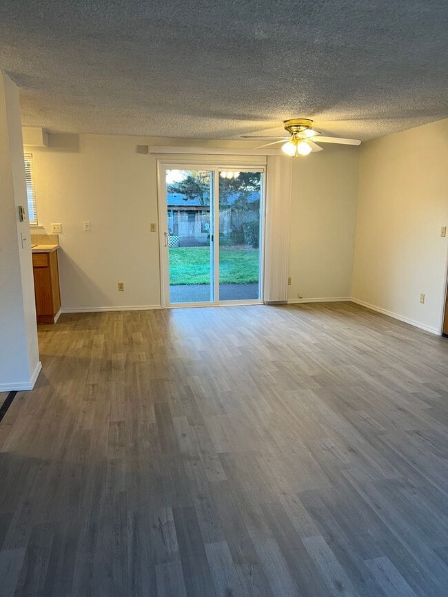 Photo - 1055 SE Villard St