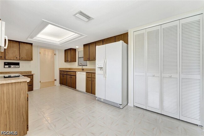 Photo - 1516 Sautern Dr SW