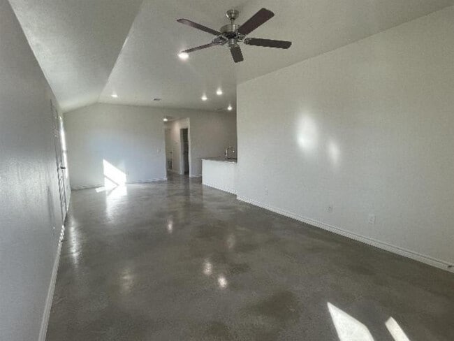 Photo - 1816 Ponca Trce