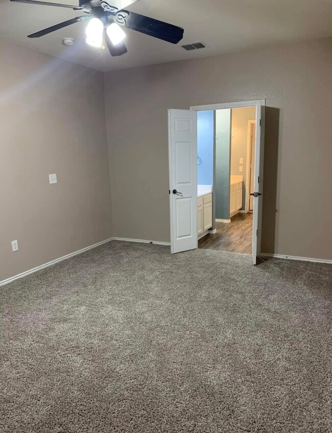 Photo - 6918 Heathers Way