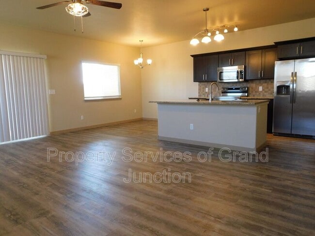 Photo - 592 Treviso Ct