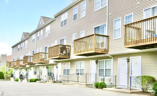 Building Photo - Stamford Commons Rental