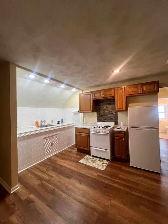 Photo - 9330 S Yates Blvd Unit 3