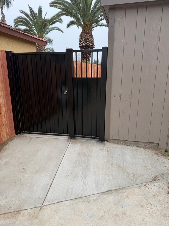 Photo - 319 W Los Angeles Ave