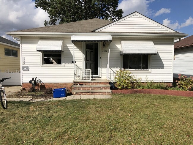 Photo - 2806 Klusner Ave