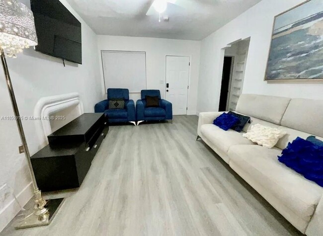 Building Photo - 3318 NW 19th Ave Rental