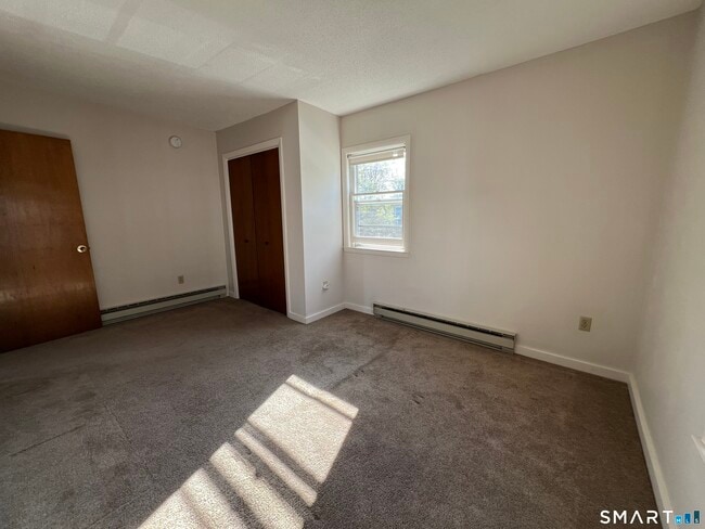 Photo - 261 Broad St