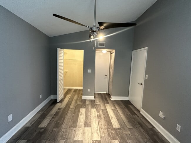 Photo - 2871 N Oakland Forest Dr