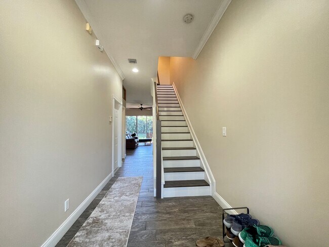 Photo - Beautifully updated Modern Townhouse in th...