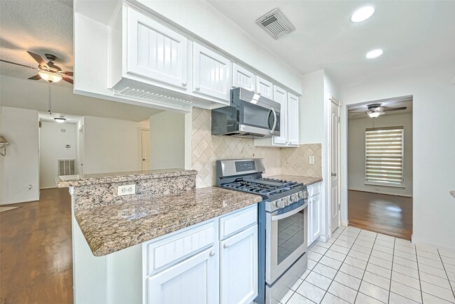 Building Photo - 2922 Lakefield Way