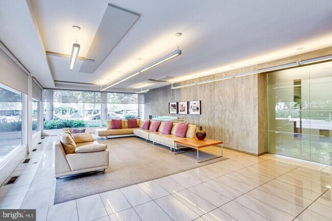 Photo - 1545 18th St NW Unit 403