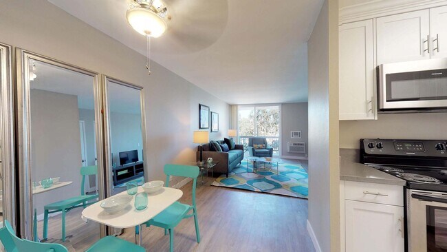 Photo - Fleetwood - Luxurious apartment home with ...