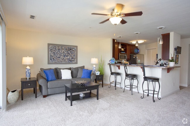 2BR,2BR,-1216SF CHESAPEAKE -