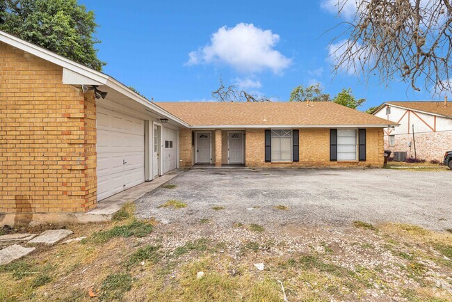 Building Photo - 6012-6014 Evers Rd Unit 6012 Evers Rental