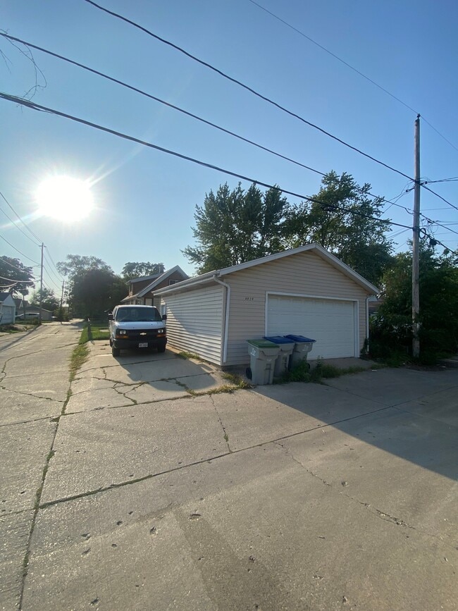 Photo - 4824 N 25th St