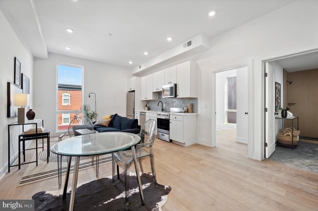 Building Photo - 3037 Richmond St Unit 108 Rental