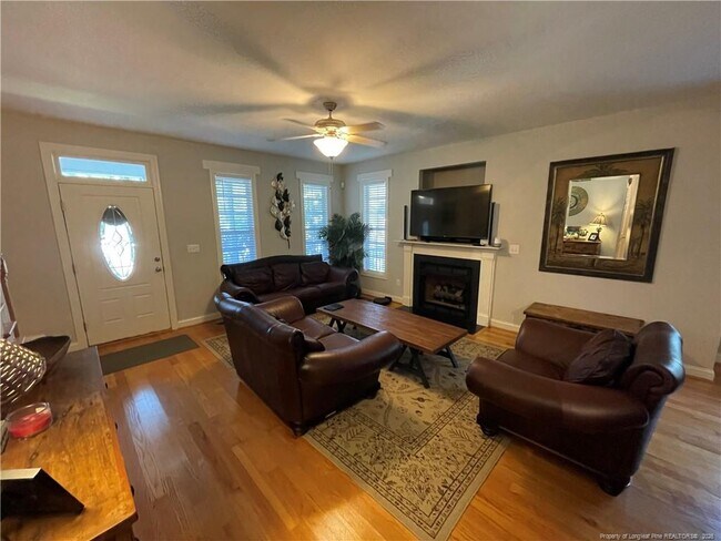 Photo - 34 Woodbury Ln