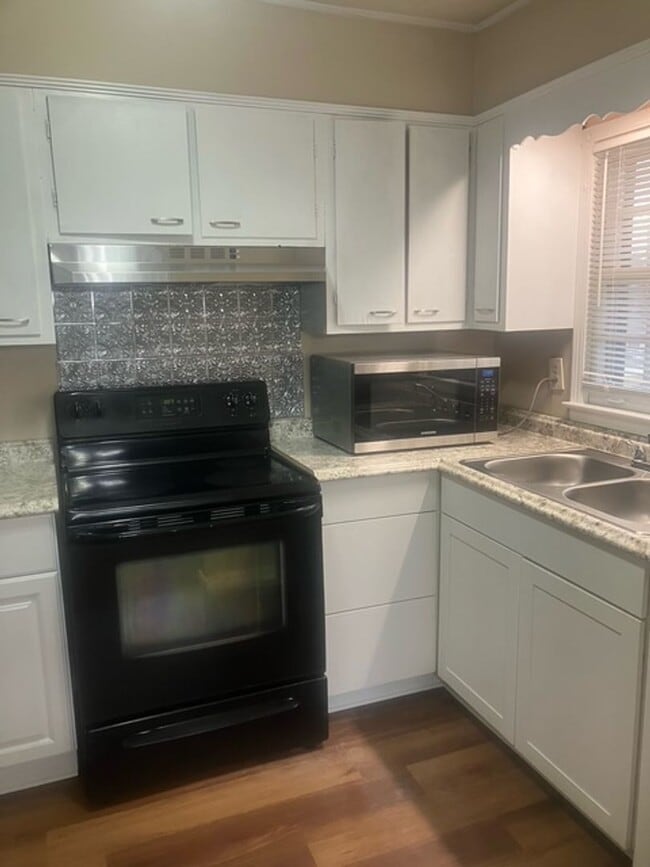 Photo - Split level in Morrow