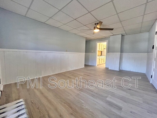 Photo - 484 Pleasant St