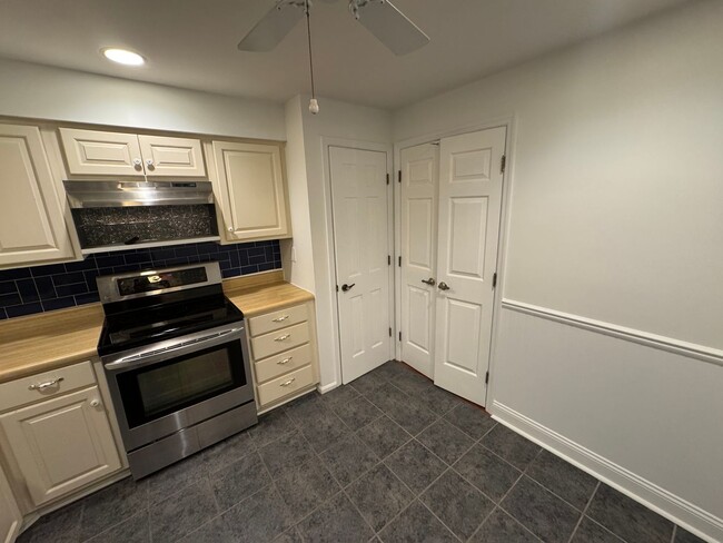 Photo - Spacious Well Kept Condo in West County (B...