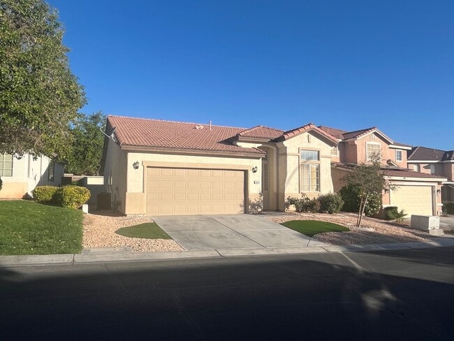 Building Photo - single story, 3 bed, 2 bath, 2 car garage in gated community in Summerlin