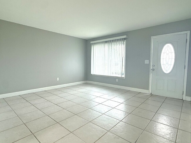 Photo - "Charming 2-Bedroom Oasis in South Gulf Cove with Modern Comforts!"