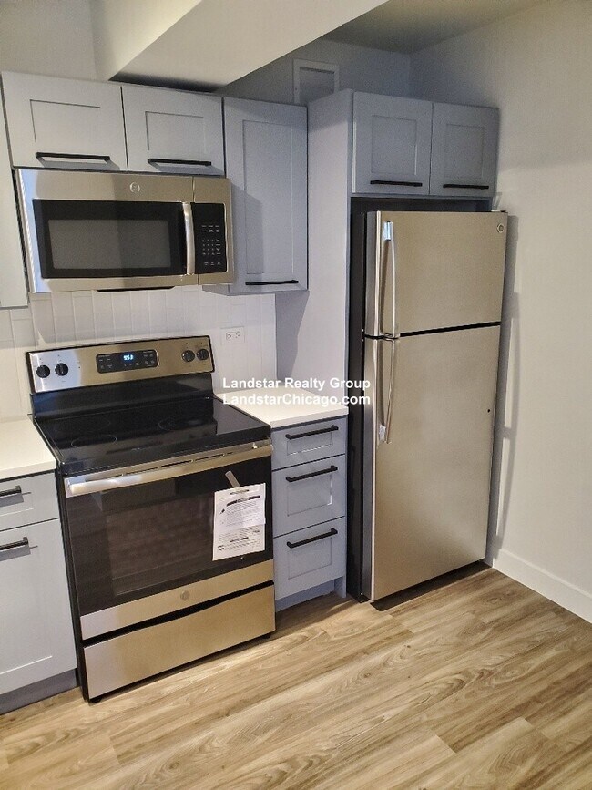 Photo - 5815 N Sheridan Rd