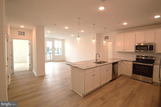 Building Photo - 21731 Dovekie Ter Unit 206