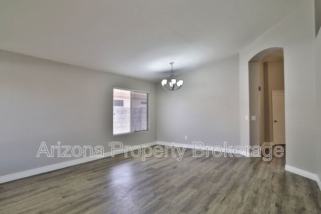 Photo - 451 E Appaloosa Rd