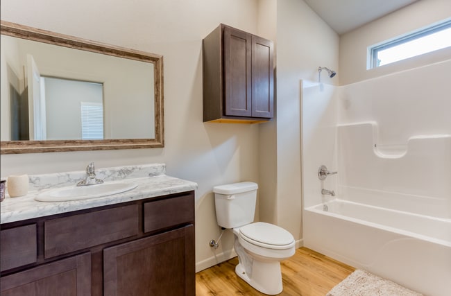 Photo - 402 Lincoln Ln