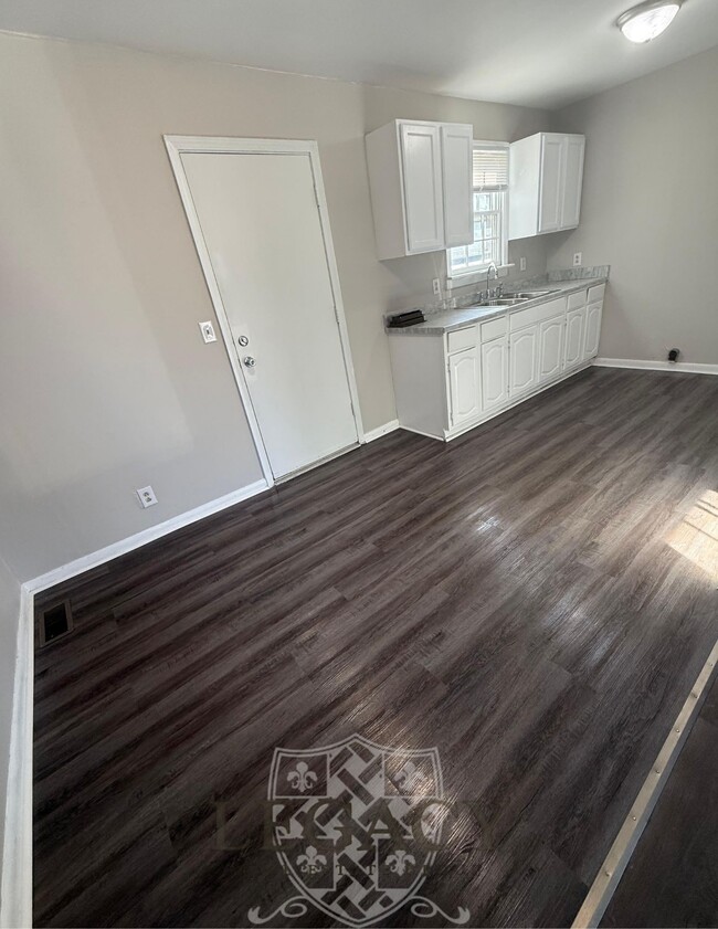 Photo - 1913 Laurinda Dr