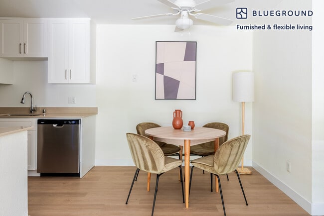 Photo - 1600 Villa St Unidad FL1-ID1858