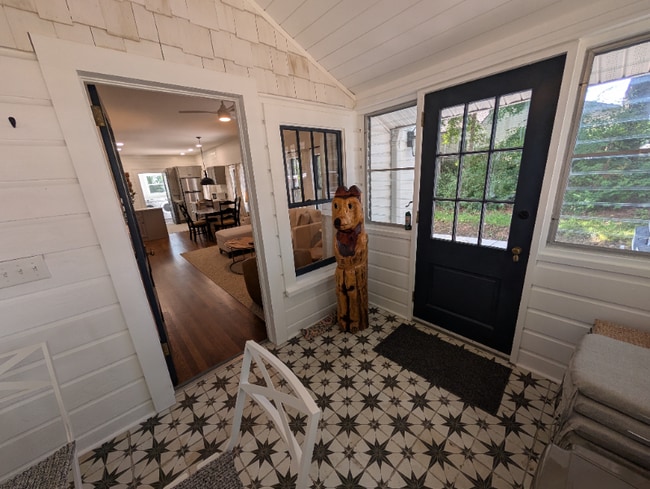 Photo - 604 Yarborough St